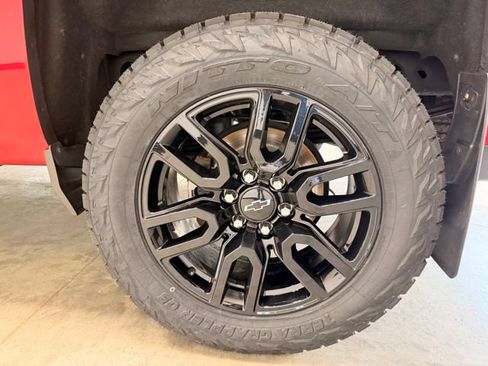 Used 2017 Chevrolet Silverado 1500 LT w/ All Star Edition AWD/4WD image 13
