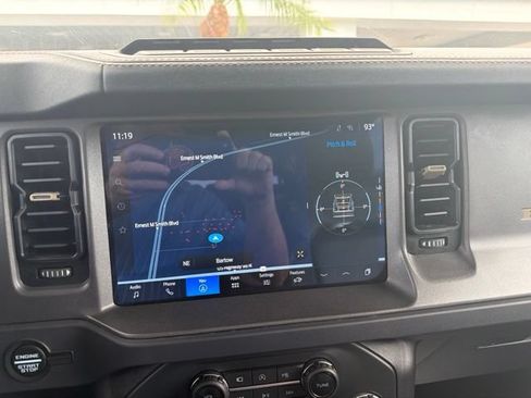 Used 2025 Ford Bronco Badlands AWD/4WD image 12