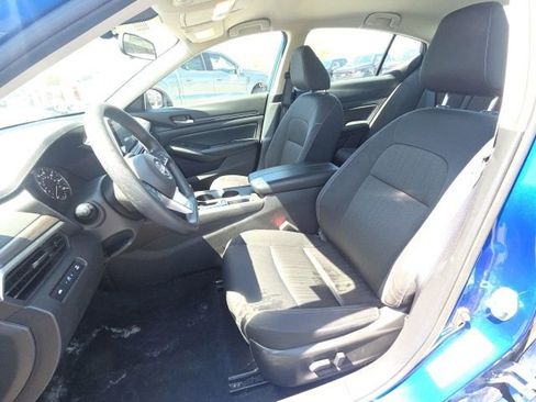 Used 2025 Nissan Altima 2.5 SV image 21