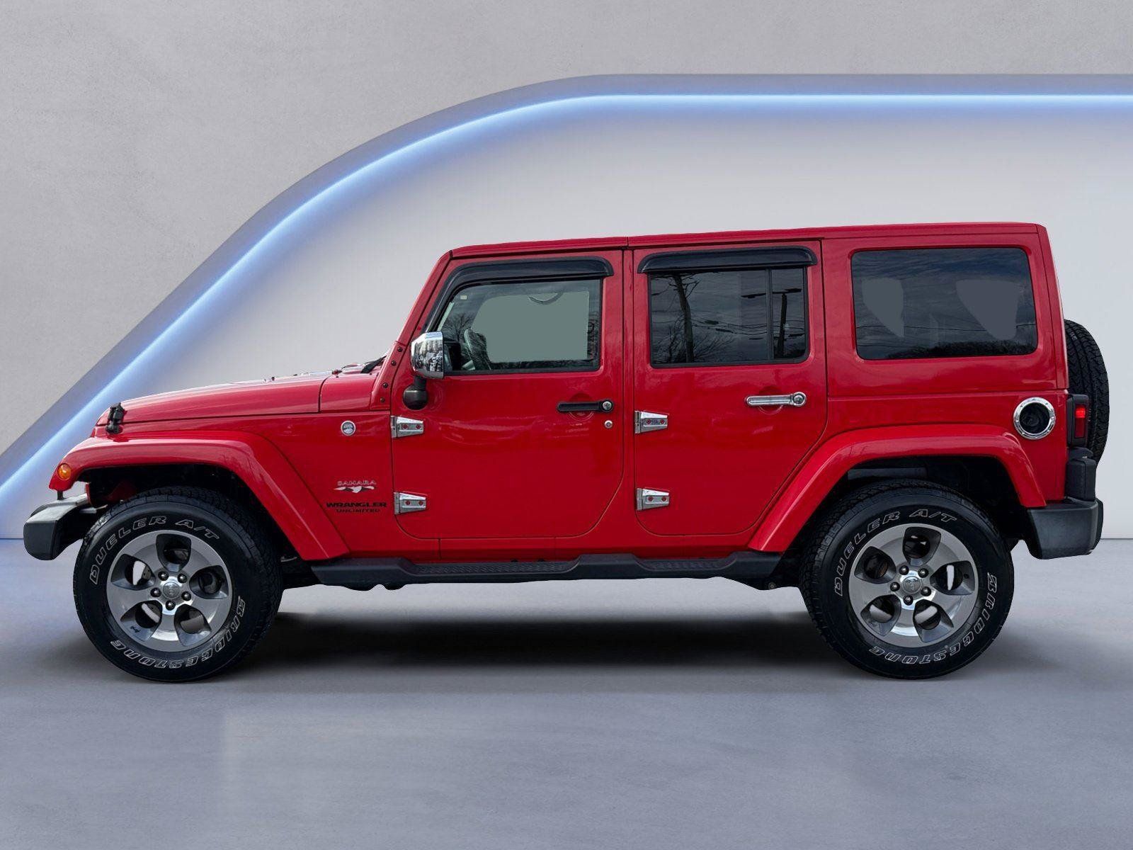 Used 2017 Jeep Wrangler Unlimited Sahara w/ Dual Top Group AWD/4WD image 6