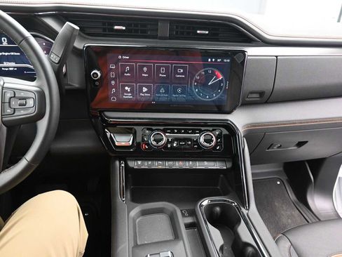 Used 2024 GMC Sierra 2500 AT4 w/ AT4 Premium Plus Package image 14