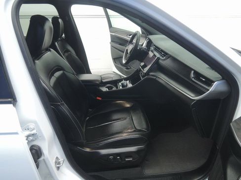 Used 2024 Jeep Grand Cherokee L Limited AWD/4WD image 34