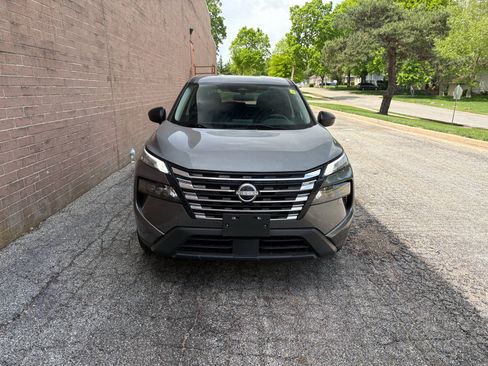 Used 2024 Nissan Rogue S AWD/4WD image 8