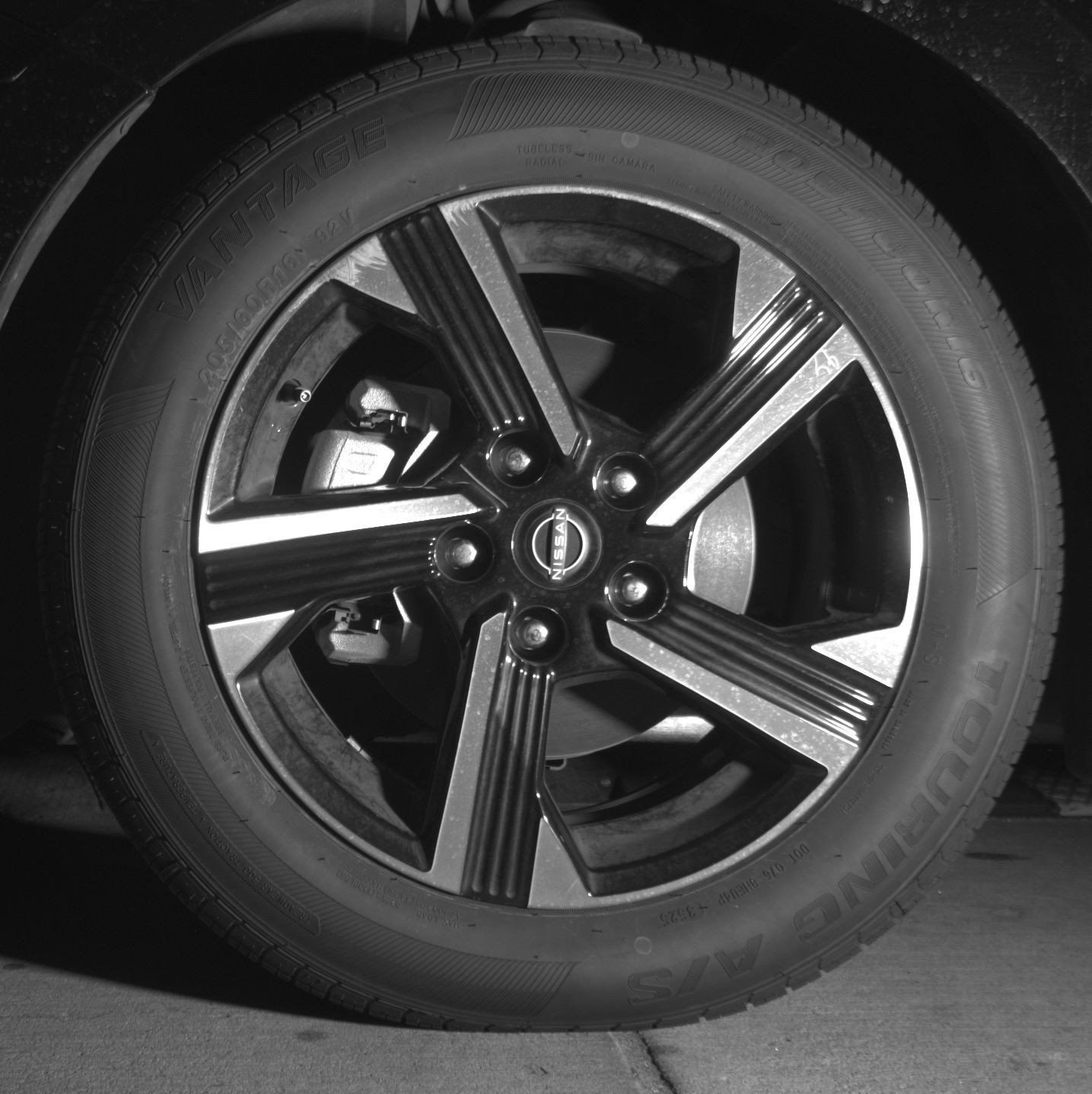 Used 2025 Nissan Sentra SV FWD image 14