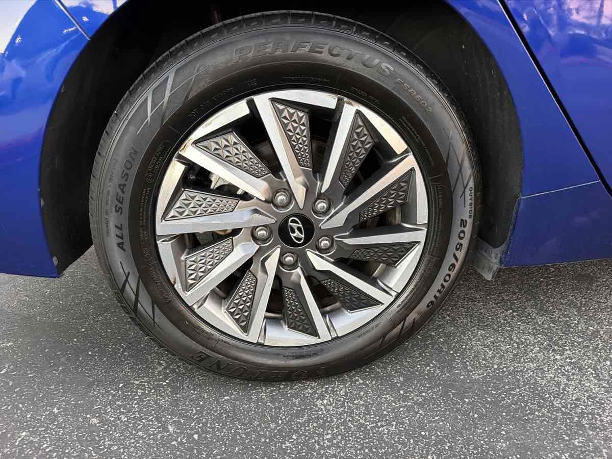 Used 2021 Hyundai Ioniq SE FWD image 34