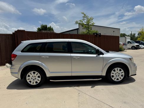 Used 2014 Dodge Journey American Value Package w/ Flexible Seating Group FWD image 2