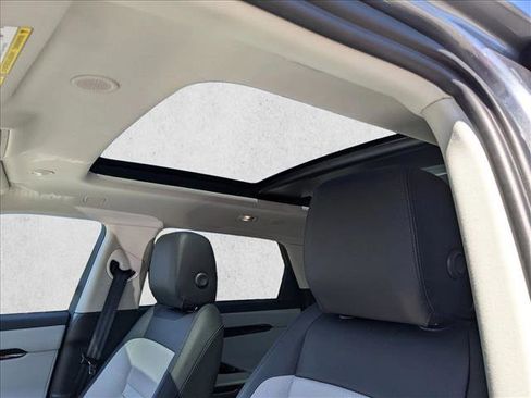 Used 2024 Land Rover Range Rover Evoque Dynamic SE image 16