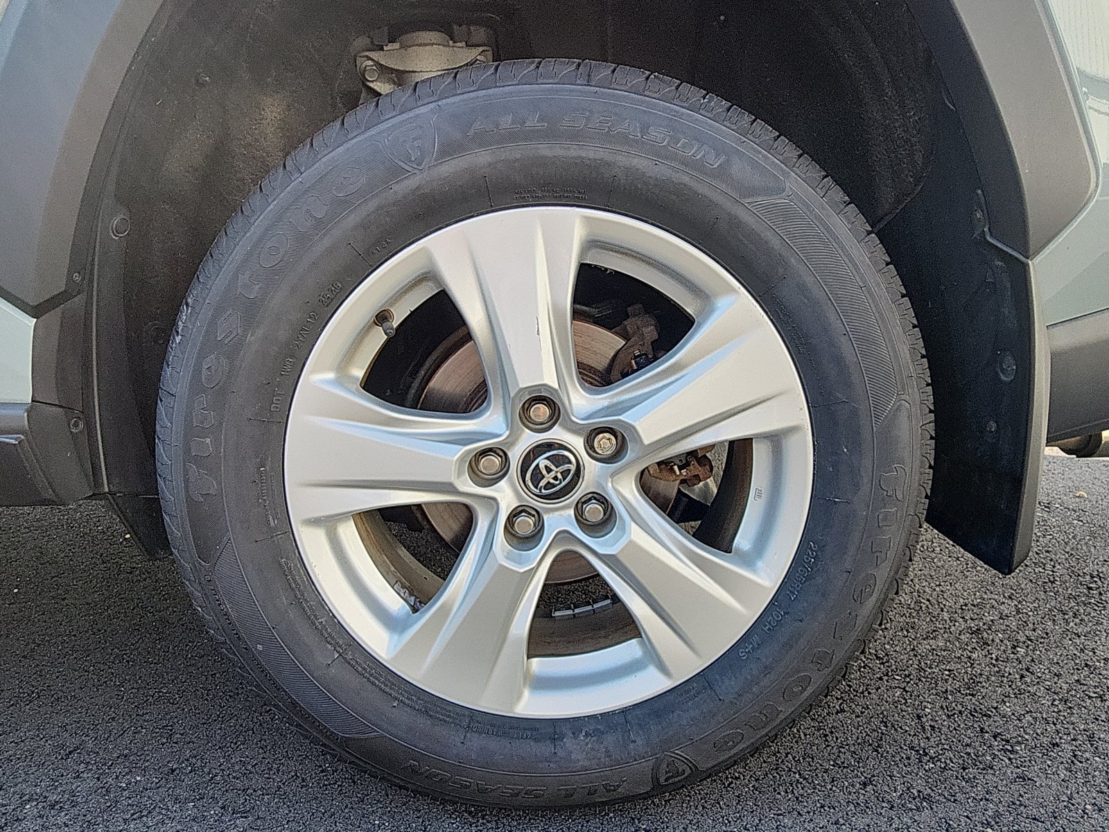 Used 2020 Toyota RAV4 XLE w/ Convenience Package AWD/4WD image 9