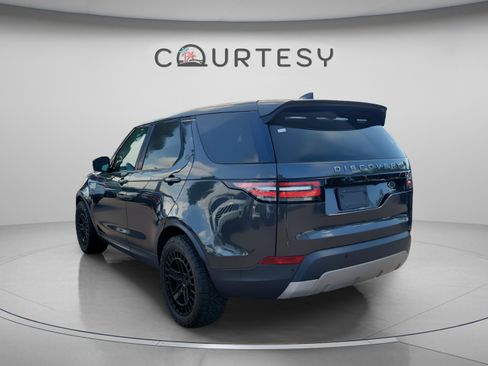 Used 2018 Land Rover Discovery HSE AWD/4WD image 2