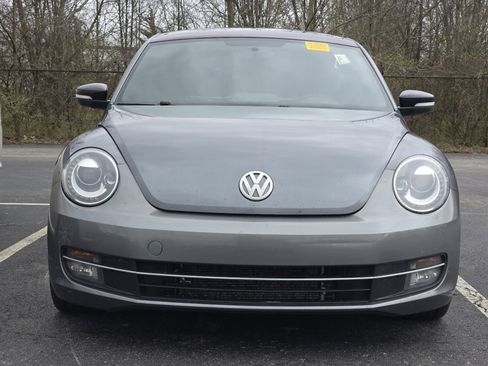 Used 2012 Volkswagen Beetle 2.0T w/ Lamp & Wheel Pkg image 2