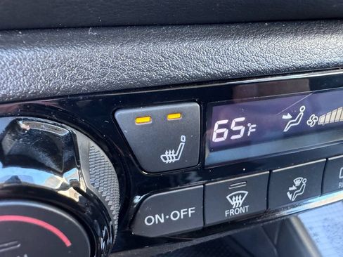 Used 2022 Nissan Kicks SR w/ Premium Package FWD image 26