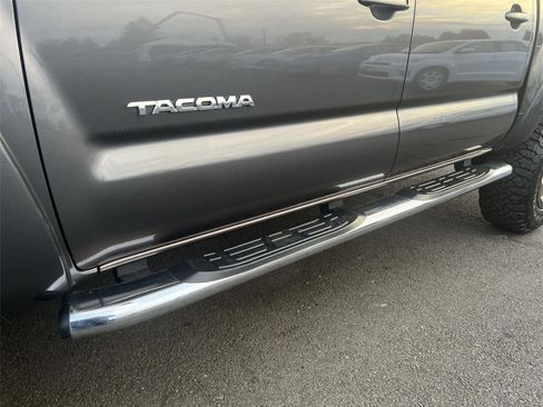 Used 2012 Toyota Tacoma 4x4 Double Cab image 10