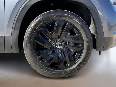 Used 2023 Volkswagen Atlas Cross Sport SE image 9