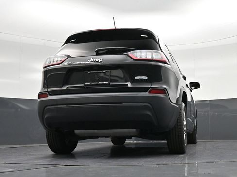 Used 2019 Jeep Cherokee Latitude Plus FWD image 30