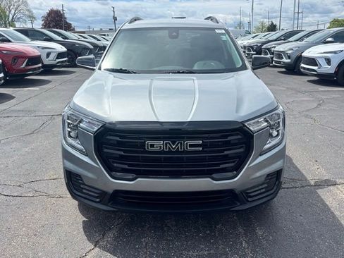 Certified 2023 GMC Terrain SLE w/ Driver Convenience Package FWD image 2