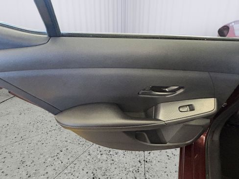 Used 2024 Nissan Sentra SV FWD image 19