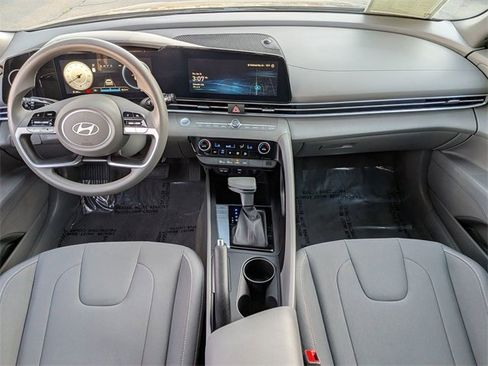Used 2024 Hyundai Elantra SEL image 29