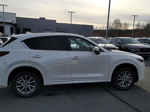 New 2025 MAZDA CX-5 AWD 2.5 S w/ Preferred Package image 2