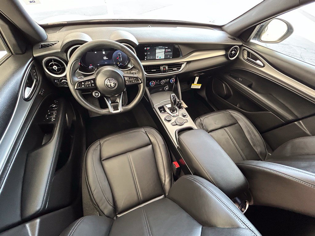 New 2025 Alfa Romeo Stelvio Sprint w/ Convenience Package AWD/4WD image 23