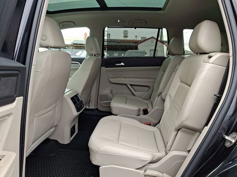 Certified 2022 Volkswagen Atlas SEL image 10