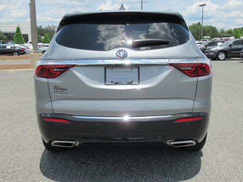 Used 2024 Buick Enclave Essence w/ Technology Package FWD image 6