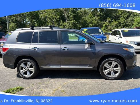Used 2012 Toyota Highlander Limited w/ Tow Pkg AWD/4WD image 4