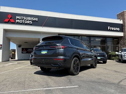 New 2026 Mitsubishi Outlander LE FWD image 8