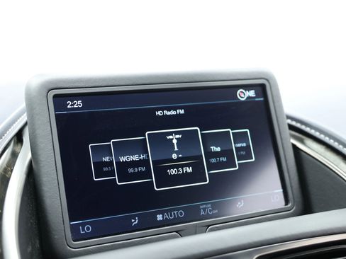 Used 2019 Aston Martin DB11 Coupe RWD image 37