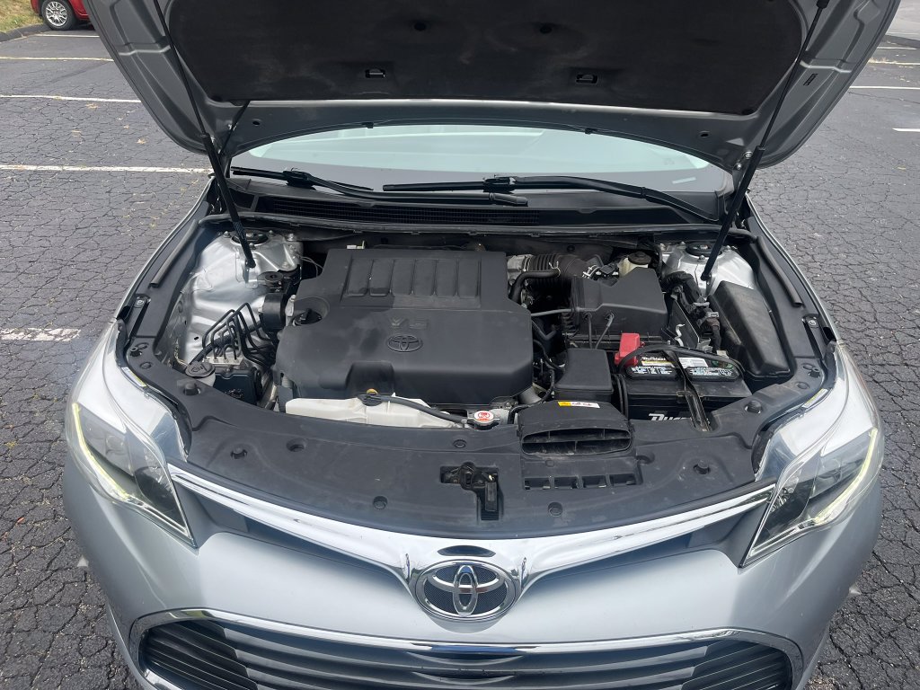 Used 2016 Toyota Avalon Limited FWD image 25
