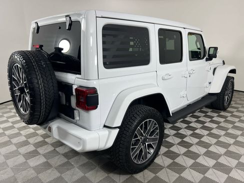 Used 2024 Jeep Wrangler High Altitude AWD/4WD image 9