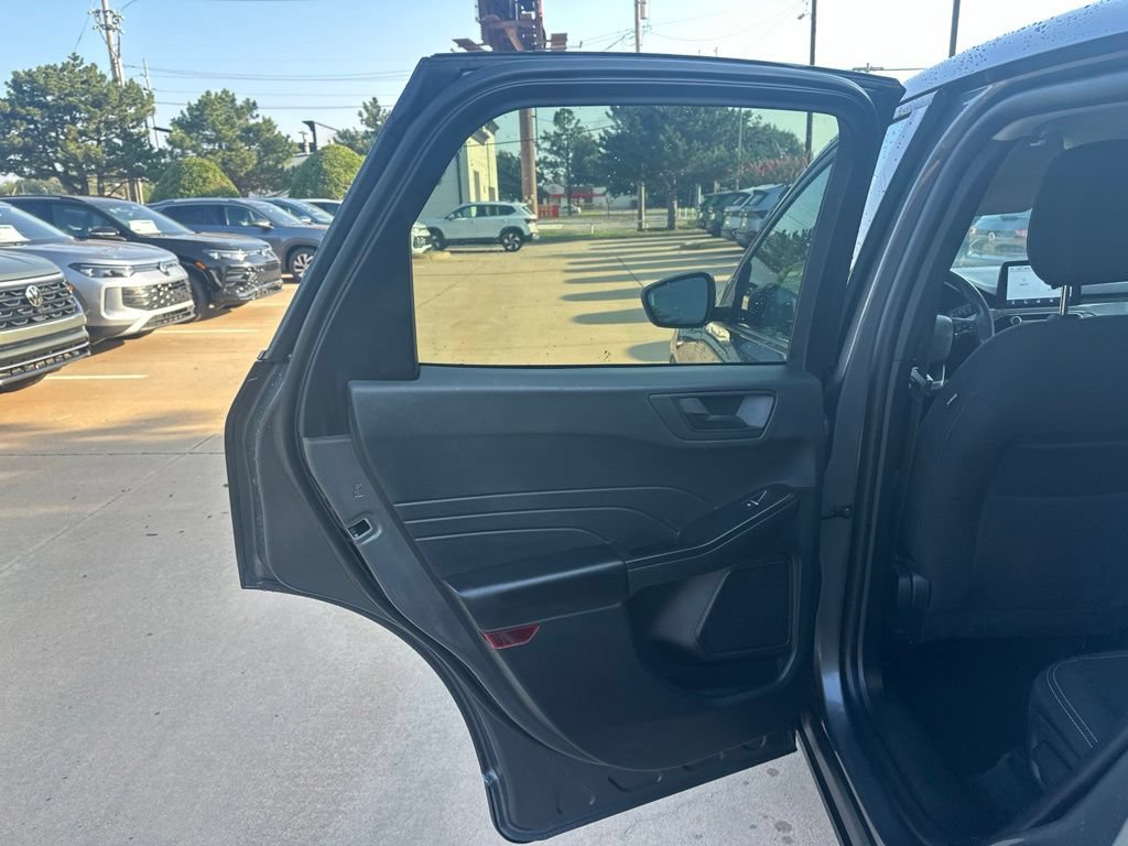 Used 2025 Ford Escape Active FWD image 17