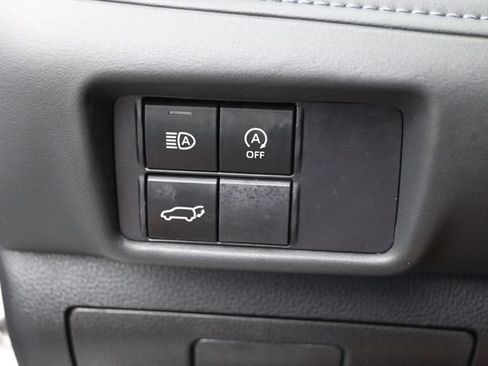 Used 2023 Toyota Highlander XLE FWD image 30