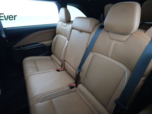 Used 2026 Lucid Gravity Dream AWD/4WD image 24