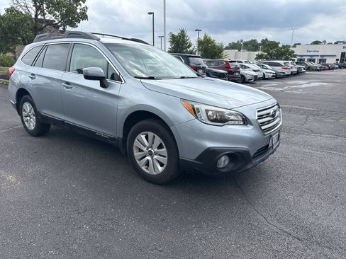 Used 2016 Subaru Outback 2.5i Premium w/ Popular Package #2 AWD/4WD image 12