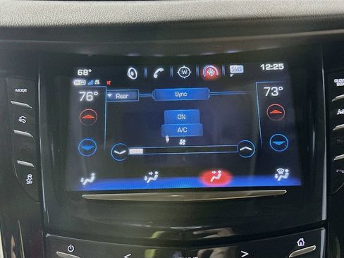 Used 2020 Cadillac Escalade Premium Luxury AWD/4WD image 18