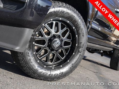 Used 2022 Ford F350 Platinum w/ FX4 Off-Road Package image 16