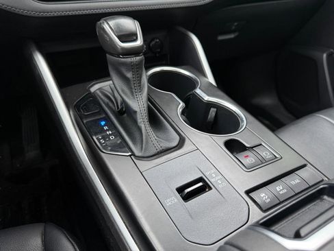 Used 2021 Toyota Highlander XLE image 40