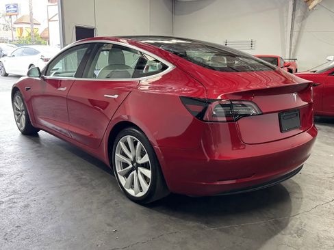 Used 2019 Tesla Model 3 Standard Range Plus image 2