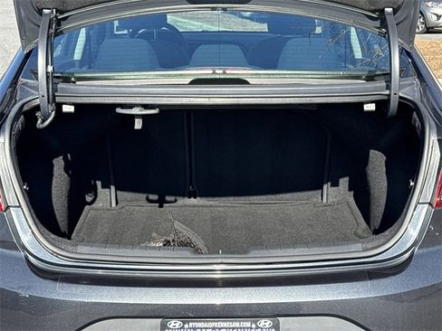 Used 2020 Hyundai Elantra SE w/ Cargo Package (C1) image 18