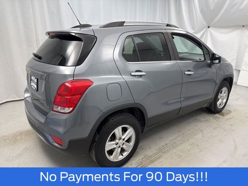 Used 2019 Chevrolet Trax LT w/ LT Convenience Package image 3