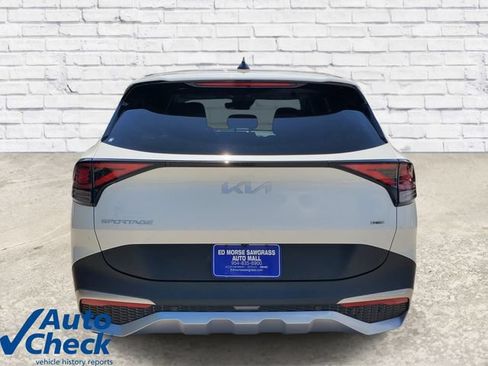 Used 2023 Kia Sportage LX FWD image 3
