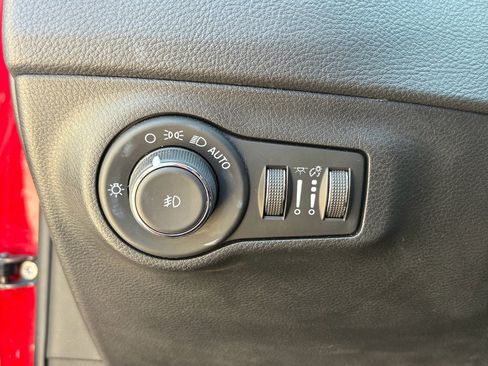 Used 2021 Jeep Compass Latitude AWD/4WD image 13