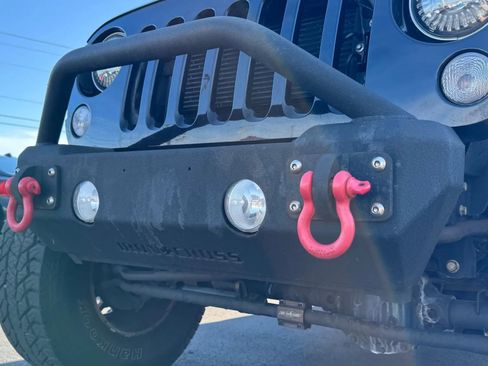 Used 2017 Jeep Wrangler Unlimited Sport w/ Quick Order Package 24S AWD/4WD image 9