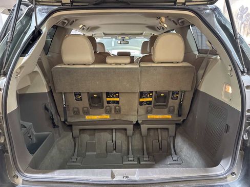 Used 2012 Toyota Sienna XLE w/ XLE Navigation Pkg image 14