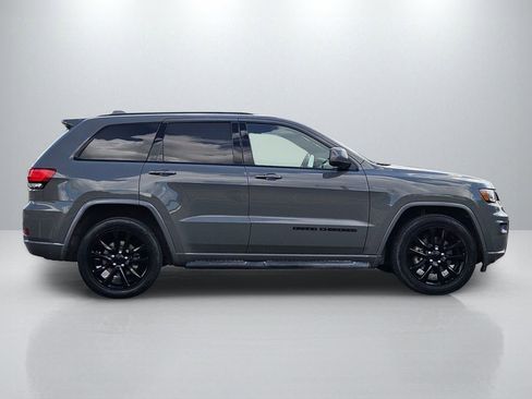 Used 2021 Jeep Grand Cherokee Laredo X RWD image 4