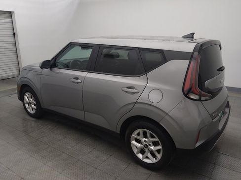Used 2024 Kia Soul LX w/ Option Group 015 FWD image 3