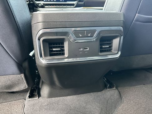 Used 2024 Chevrolet Silverado 2500 High Country w/ High Country Premium Package AWD/4WD image 23