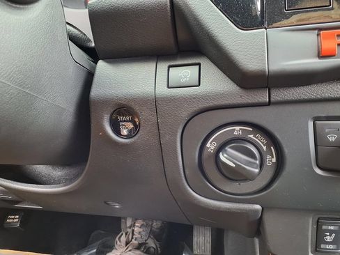 Used 2026 Nissan Frontier PRO-4X AWD/4WD image 8
