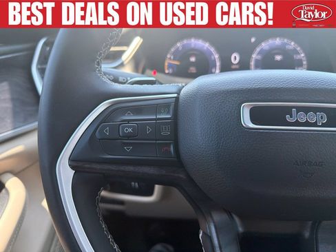 Used 2023 Jeep Grand Cherokee Limited AWD/4WD image 18