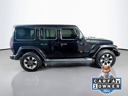 Used 2018 Jeep Wrangler Unlimited Sahara w/ Cold Weather Group AWD/4WD image 5